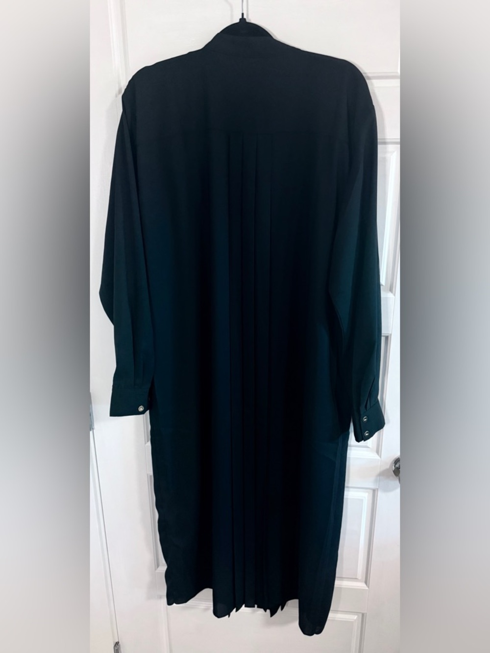 NWT Beautiful Ann Taylor Black Pleated Long-Sleeve Dress size 12 - Picture 3 of 5